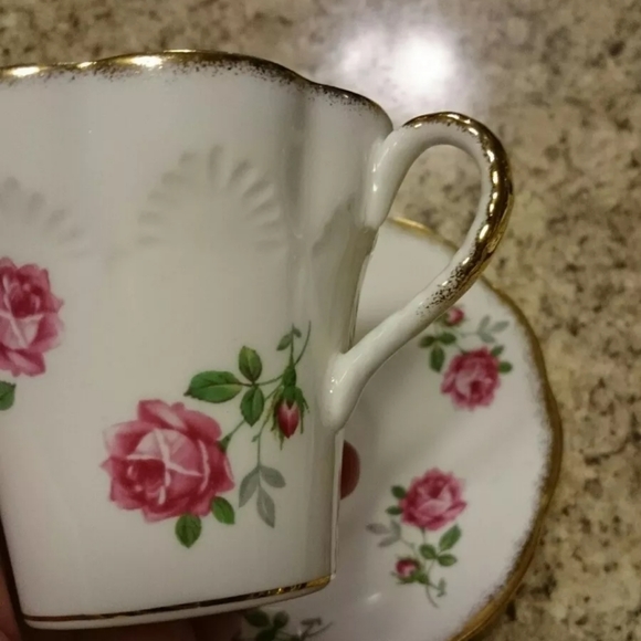 Montrose Teacup & Saucer - Picture 4 of 7